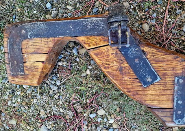 Yugo de madera antiguo