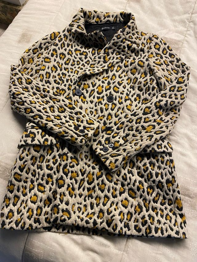 Chaqueta Stradivarius Animal Print