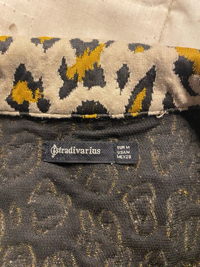 Chaqueta Stradivarius Animal Print