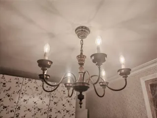 Lámpara de forja antigua