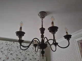 Lámpara de forja antigua