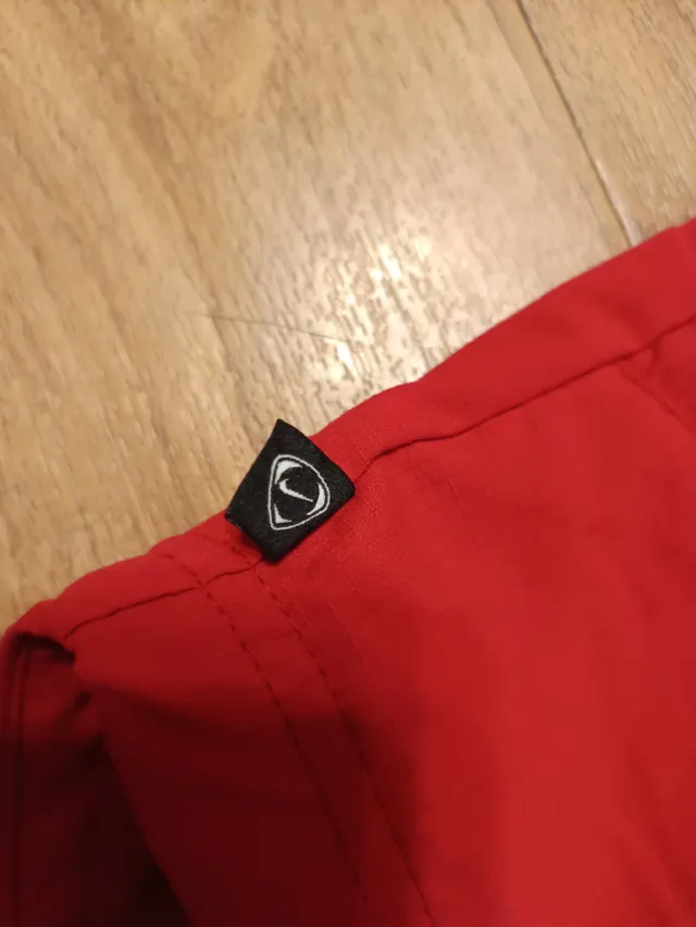 Chaqueta deportiva Nike roja