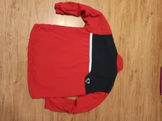 Chaqueta deportiva Nike roja