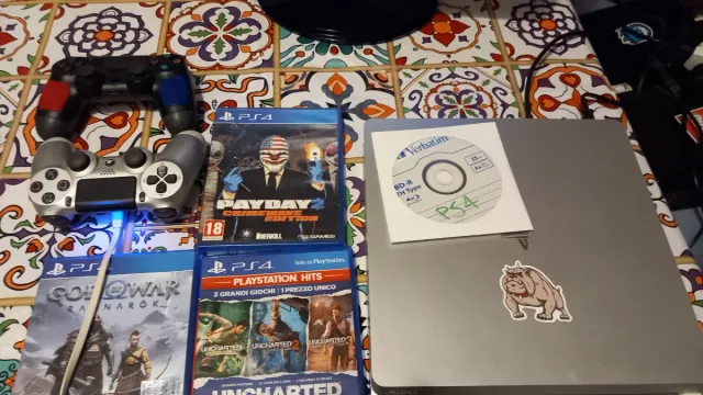 PS4 (PlayStation 4) Silver + Giochi