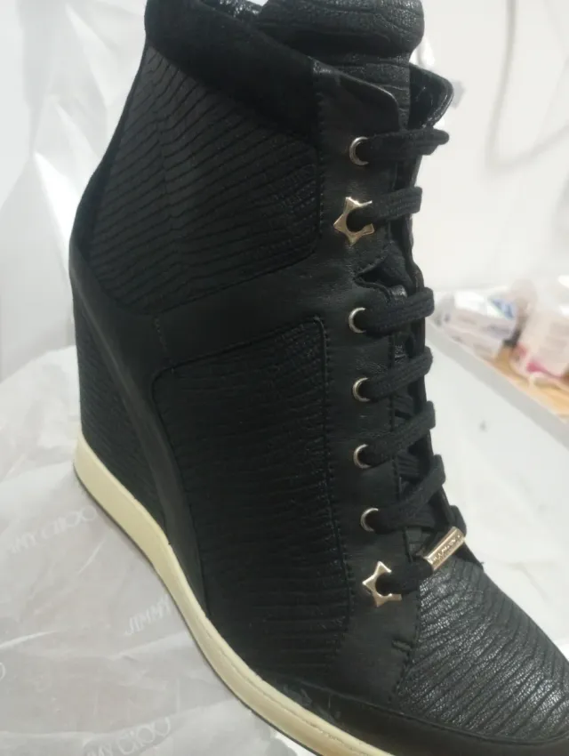 Botín Jimmy Choo Negro y Beige. Nuevo sin estrenar