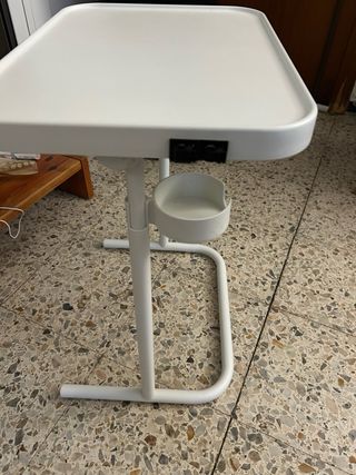 Mesa auxiliar o de ordenador basculante
