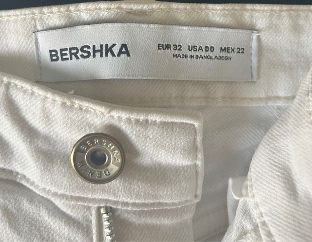 Pantalón vaquero blanco Bershka