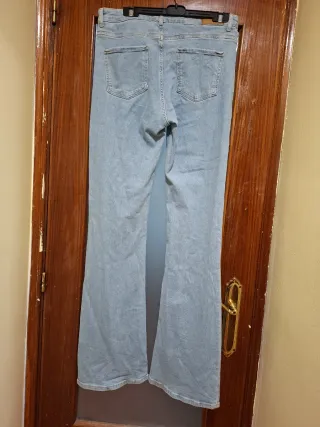 Pantalón vaquero Zara campana talla 44
