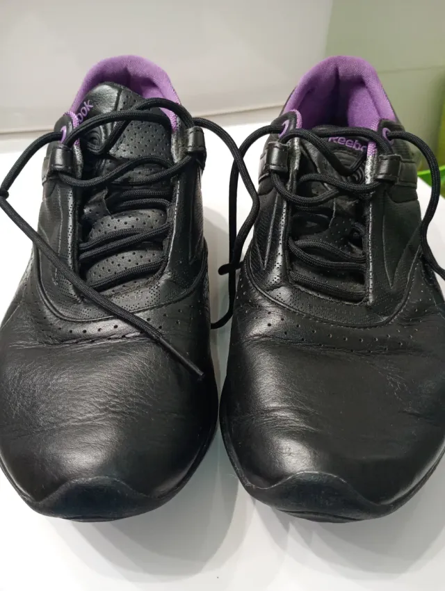 Deportivas Reebok Negras y Moradas