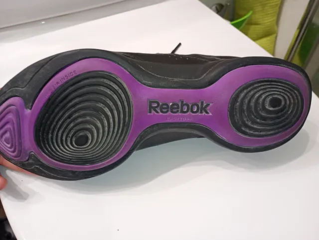 Deportivas Reebok Negras y Moradas
