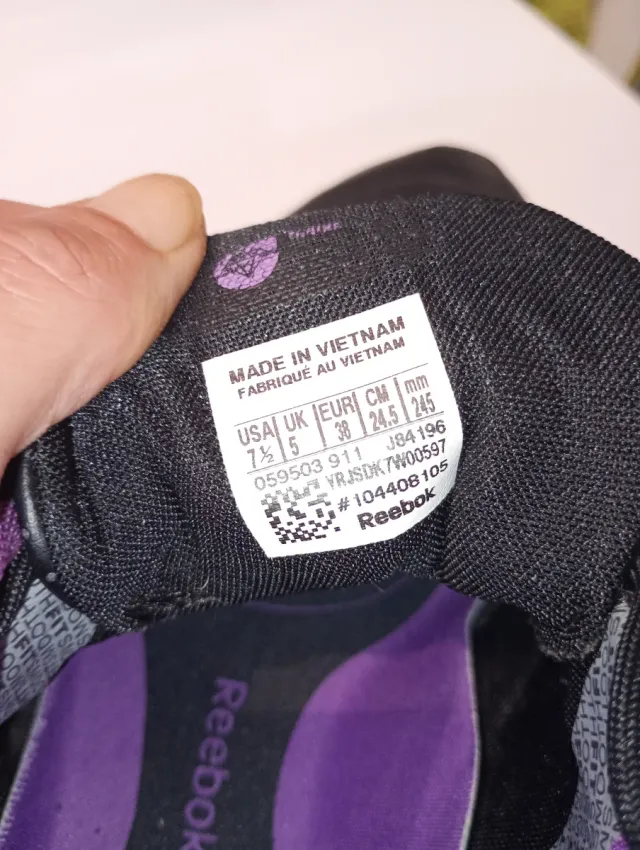 Deportivas Reebok Negras y Moradas