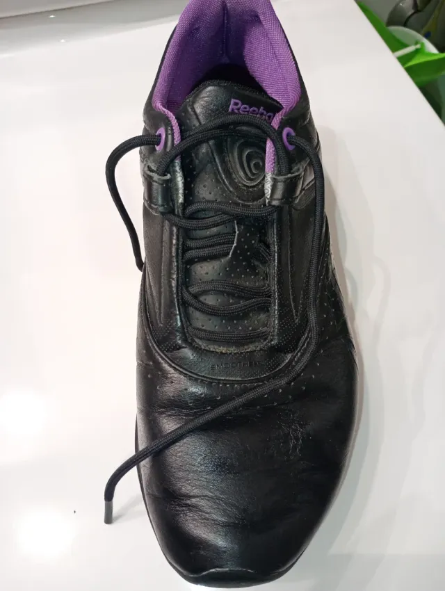 Deportivas Reebok Negras y Moradas