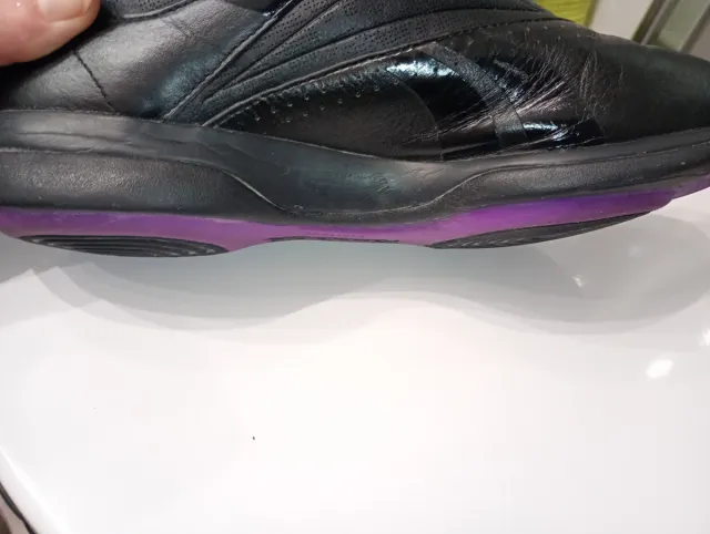 Deportivas Reebok Negras y Moradas