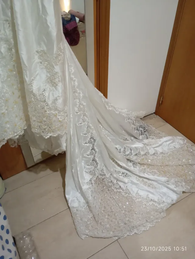 Bellissimo Abito da Sposa Bianco