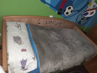 Cama con colchón. Medida 90x190