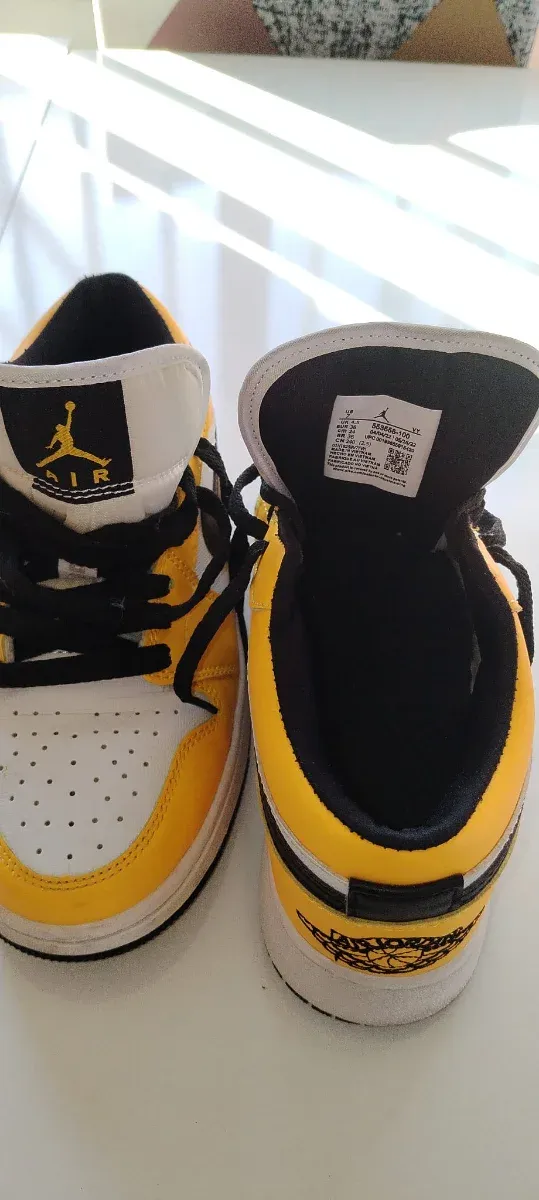 Nike Air Force 1 Low Amarillas y Negras