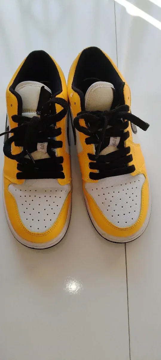 Nike Air Force 1 Low Amarillas y Negras