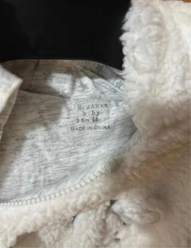 Pelele de bebé con capucha y orejas