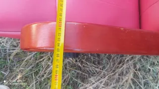 Sillón giratorio de piel sintética y madera