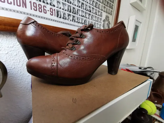 Zapato abotinado marrón