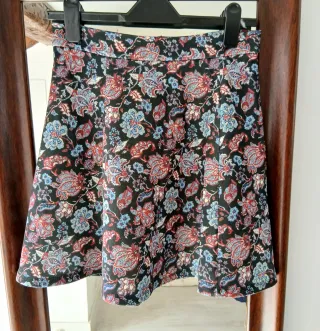 Falda Stradivarius Estampada Evasé