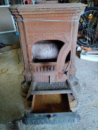 Estufa de Hierro Fundido Estilo Salamandra