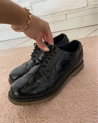 Scarpe eleganti nere lucide