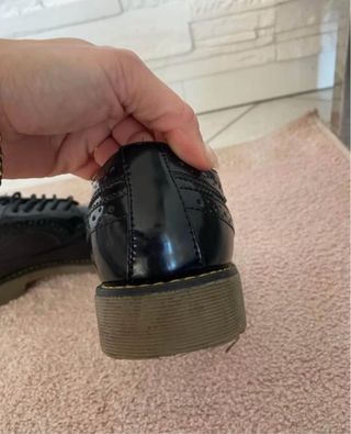 Scarpe eleganti nere lucide