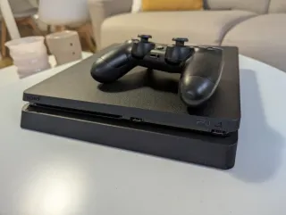 PS4 (PlayStation 4) Nera