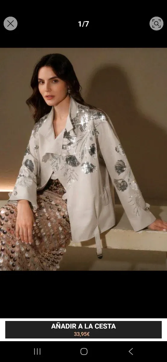 Cazadora trench beige gabardina corta aplicaciones