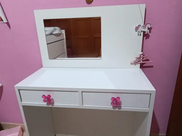 Tocador infantil blanco con espejo