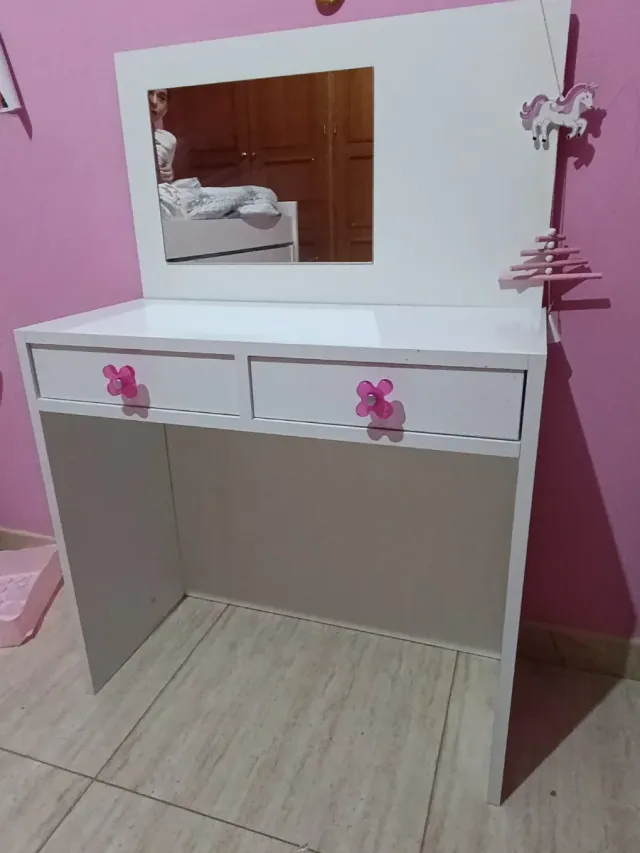 Tocador infantil blanco con espejo