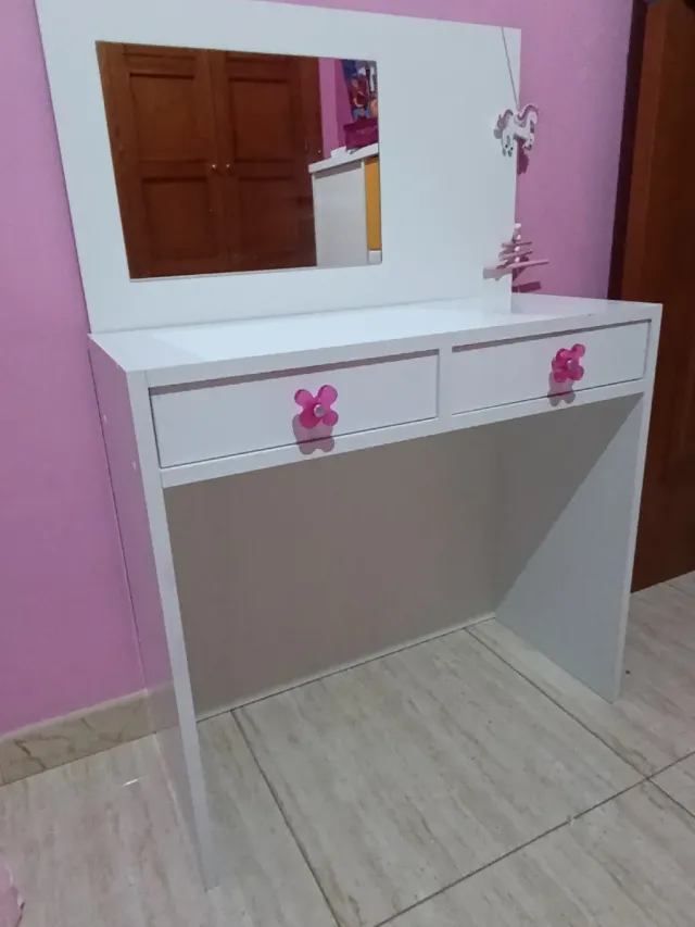 Tocador infantil blanco con espejo