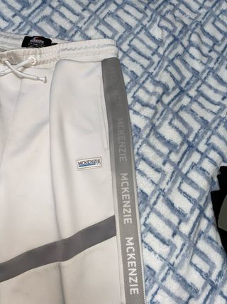 Pantalones cortos McKenzie grises y blancos