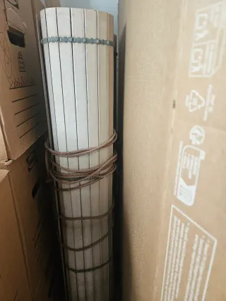 Dos persianas alicantinas de madera