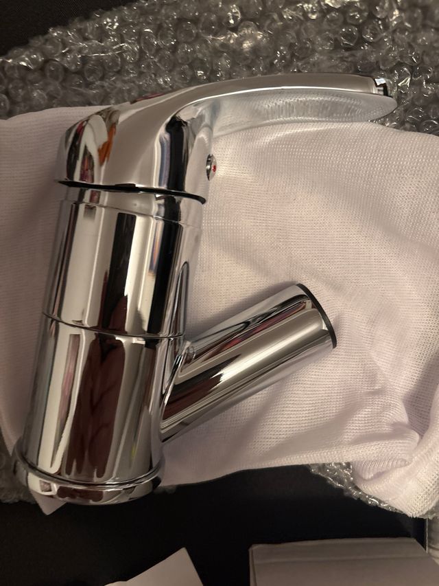 Kit Grifería Baño/Cocina Metal y Plástico