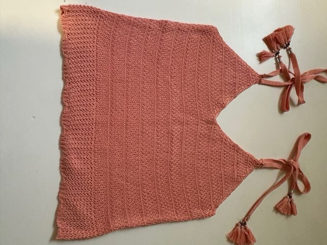 Top de tirantes rosa con flecos