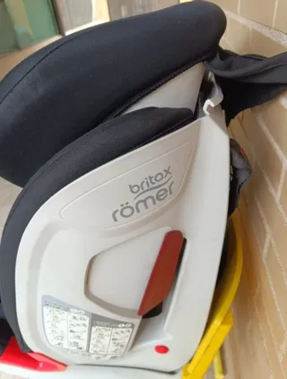 Silla de coche Britax Römer Negra. De 9 a 36 kg.