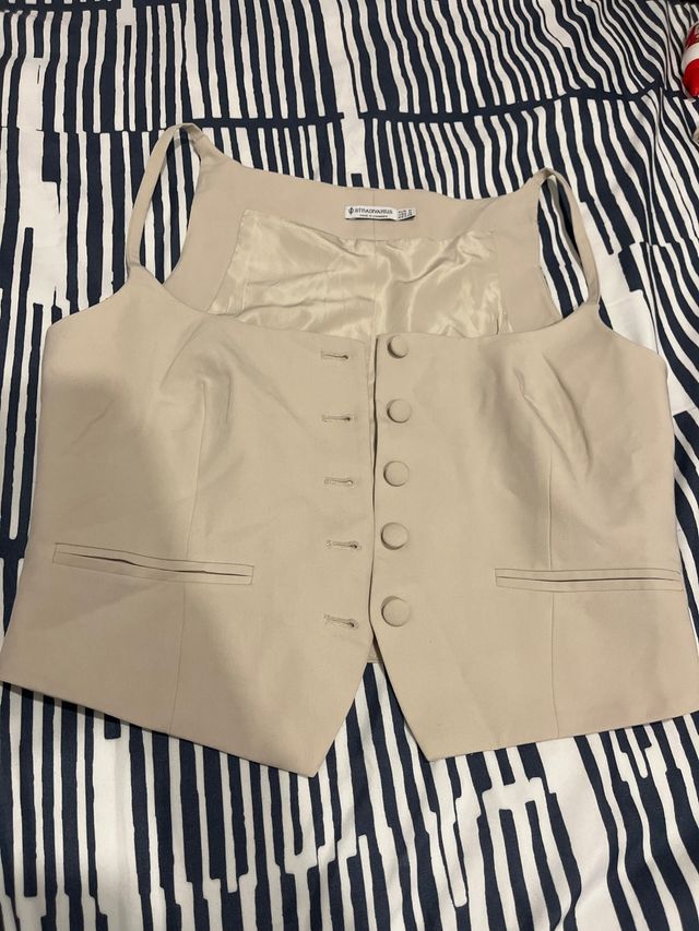 Chaleco Stradivarius beige talla M