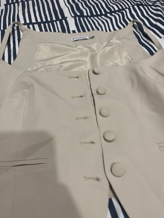 Chaleco Stradivarius beige talla M