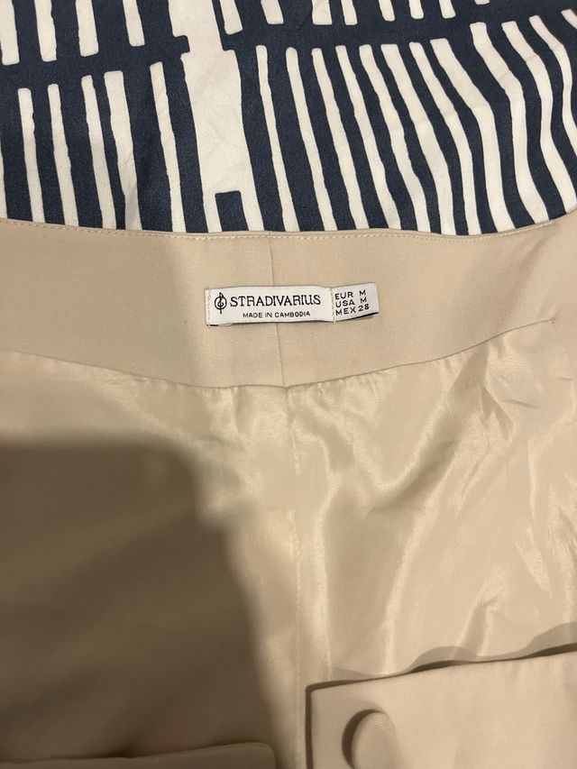 Chaleco Stradivarius beige talla M