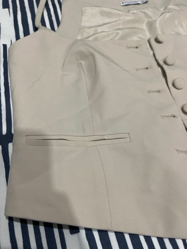 Chaleco Stradivarius beige talla M
