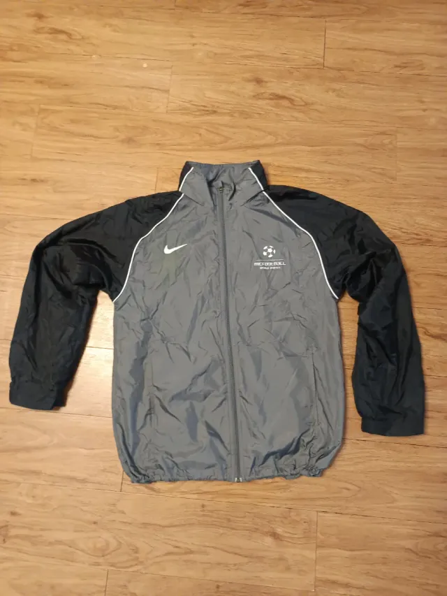 Chaqueta Nike Gris y Negra