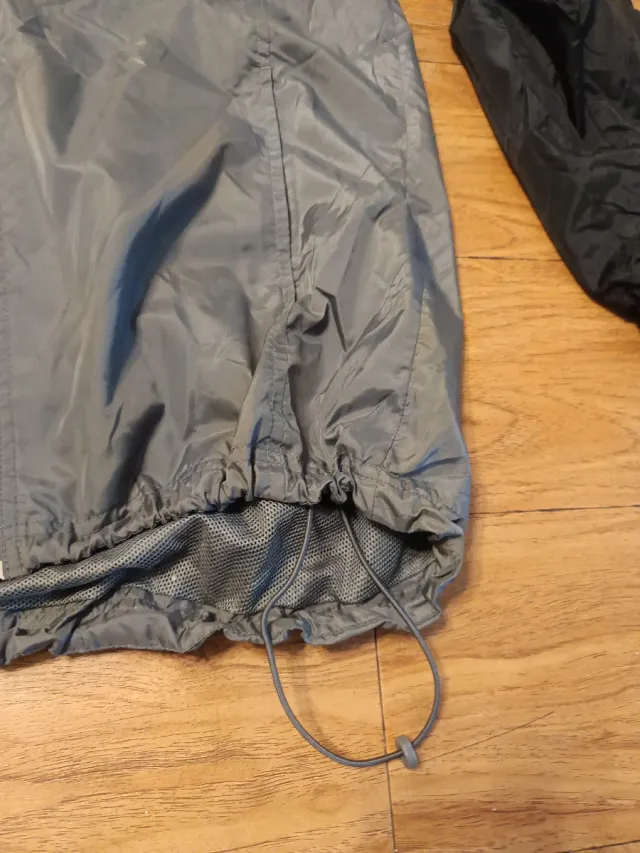 Chaqueta Nike Gris y Negra