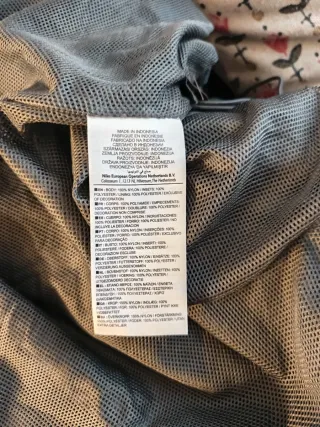 Chaqueta Nike Gris y Negra