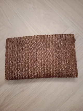 Bolso de rafia marrón