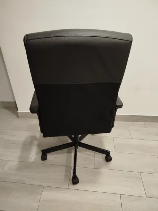 Silla de escritorio con ruedas