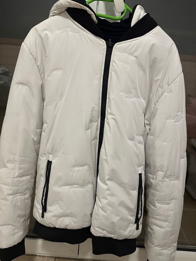 Chaqueta reversible blanca y negra. SOLO ENVIOS