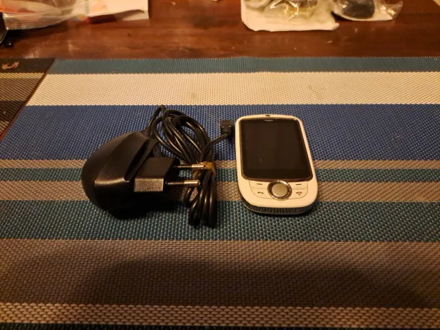 Telefono vintage ZTE Vegas bianco + caricatore