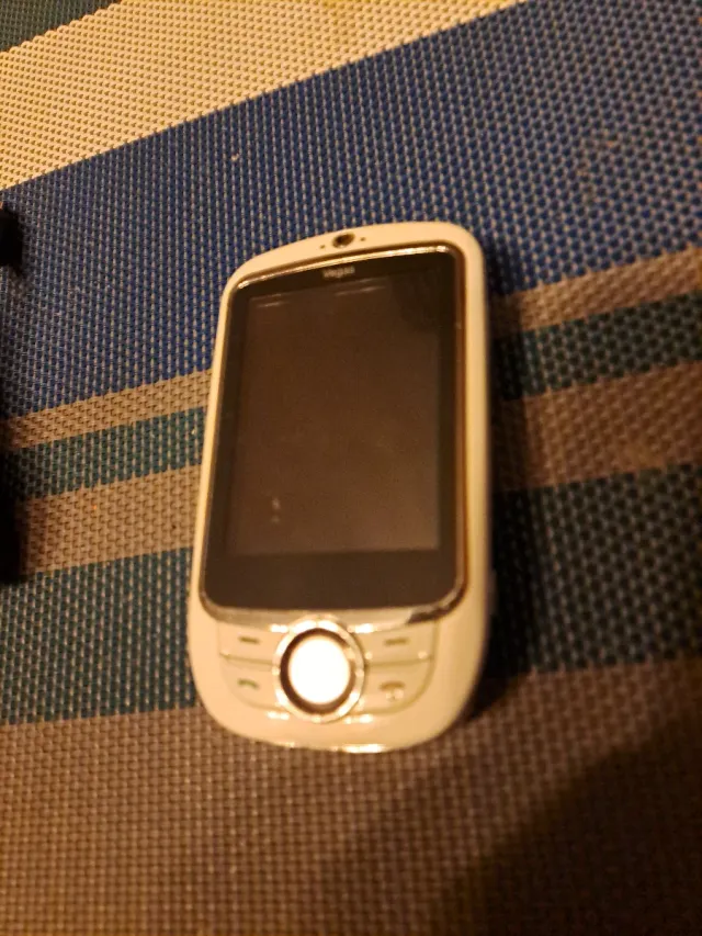 Telefono vintage ZTE Vegas bianco + caricatore